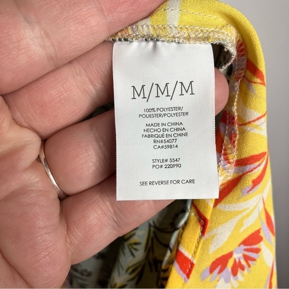 Cabi Golden Glow split hem blouse size medium - Picture 6 of 8